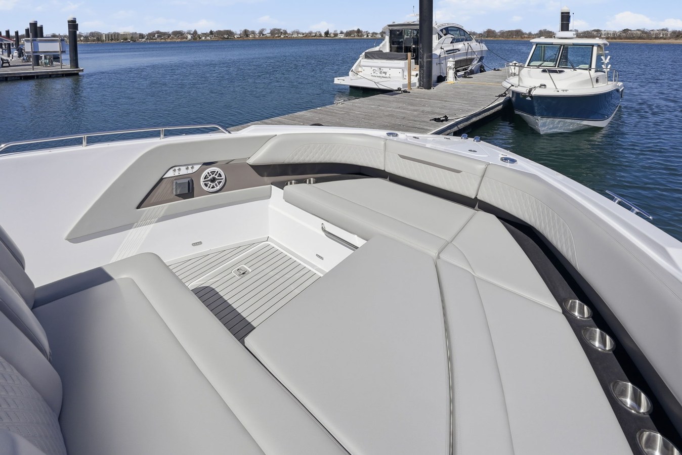 CRUISERS YACHTS 50 GLS OB, photo 55