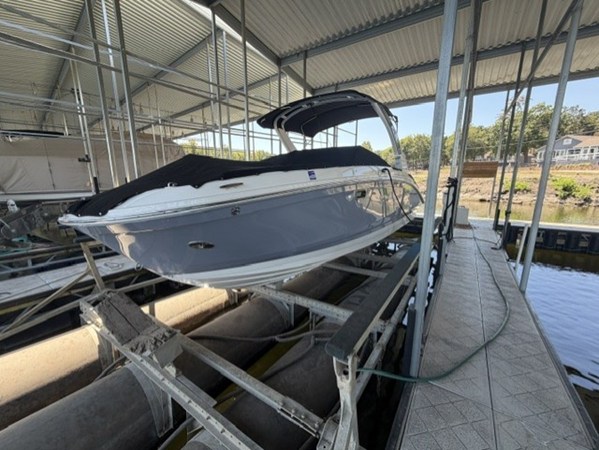 SEA RAY 270 SDX — 2024 Sea Ray 270 SDX