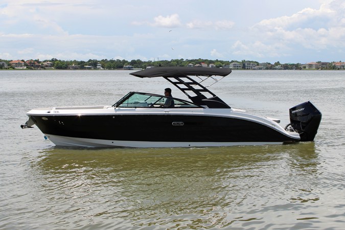 SEA RAY SDX 270 OUTBOARD — 2026 Sea Ray SDX 270 Outboard