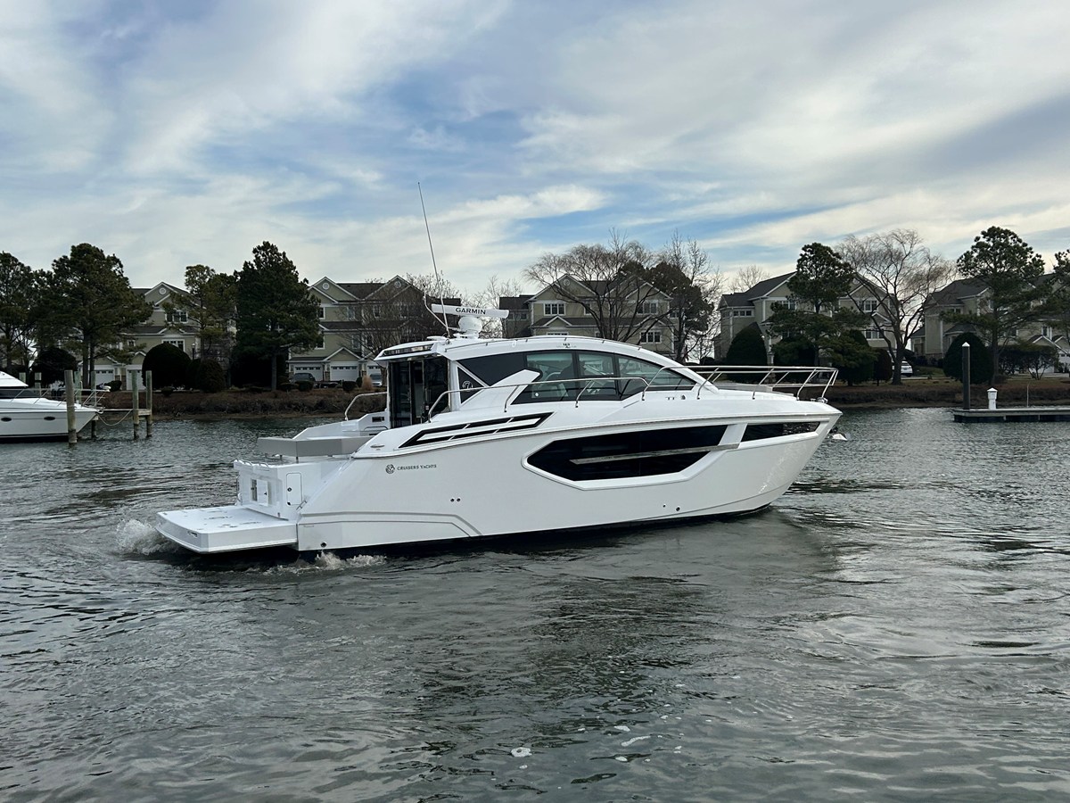 Cruisers Yachts 42 Cantius — 2026 Cruisers Yachts 42 Cantius — photo 2