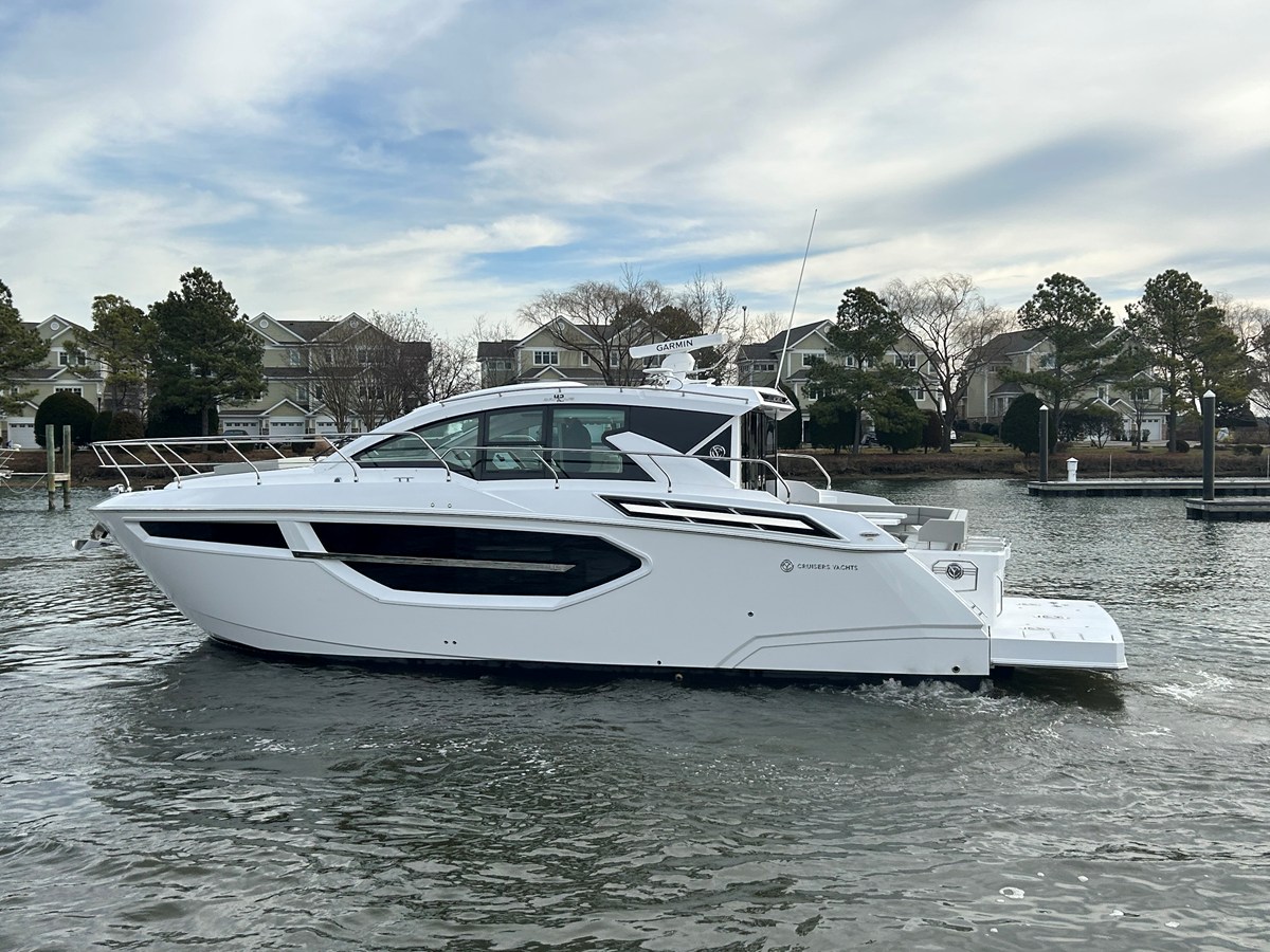 Cruisers Yachts 42 Cantius — 2026 Cruisers Yachts 42 Cantius — photo 4