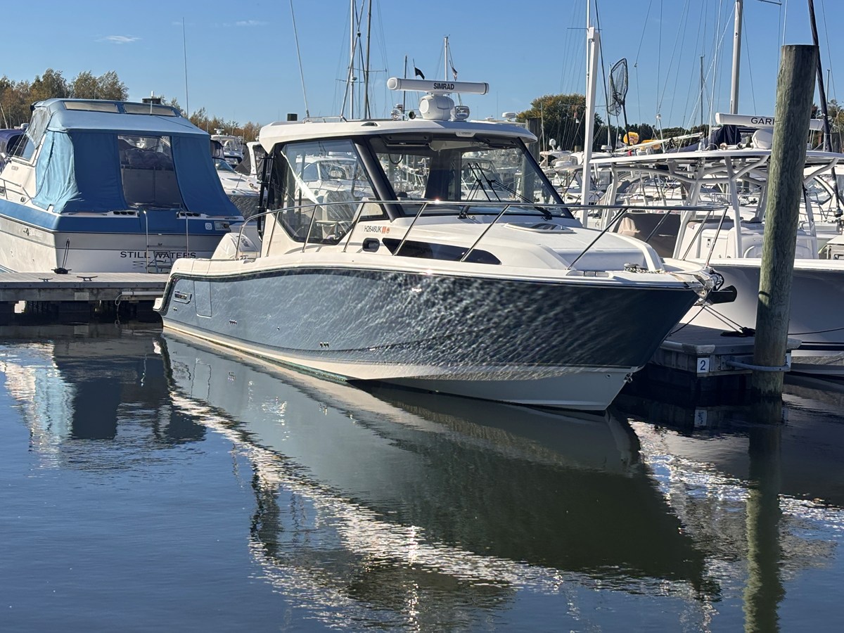 Boston Whaler 325 CONQUEST — 2023 Boston Whaler 325 Conquest — photo 2