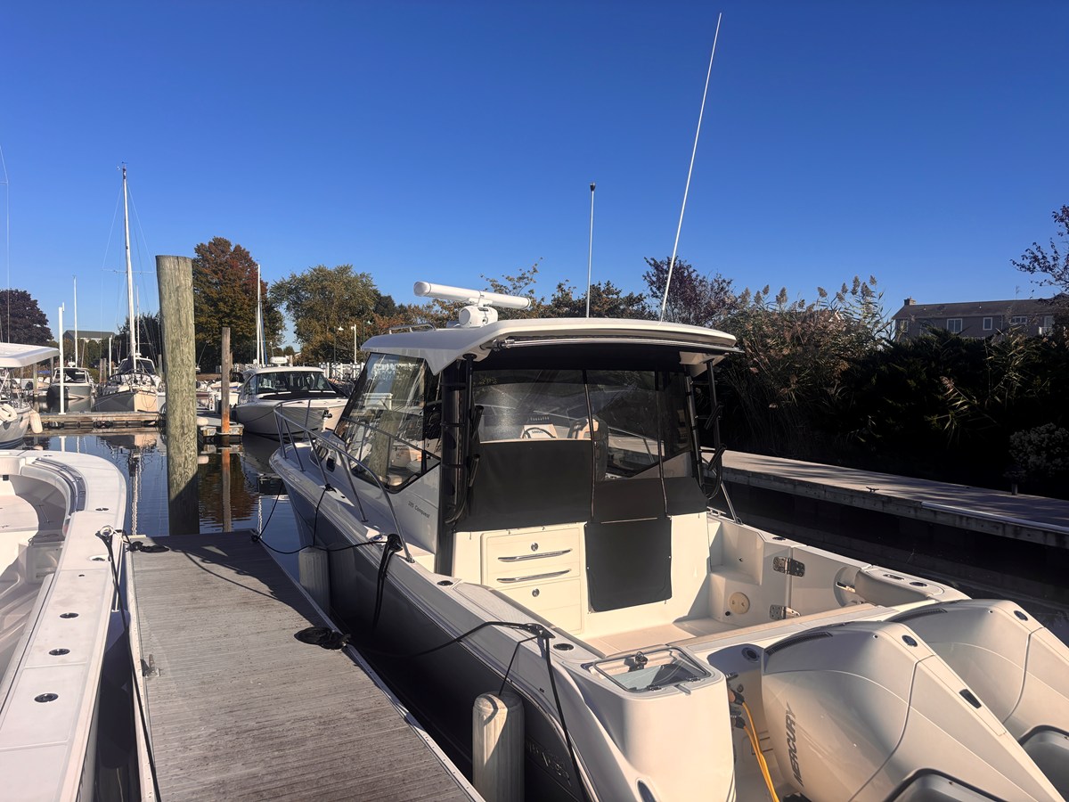 Boston Whaler 325 CONQUEST — 2023 Boston Whaler 325 Conquest — photo 4
