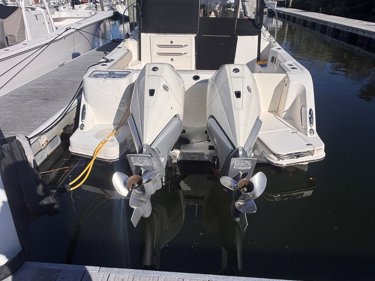 Boston Whaler 325 CONQUEST — 2023 Boston Whaler 325 Conquest — photo 5