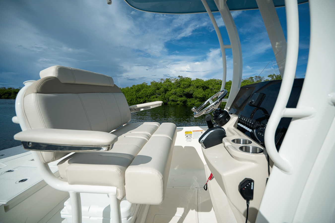 BOSTON WHALER 250 DAUNTLESS, photo 11