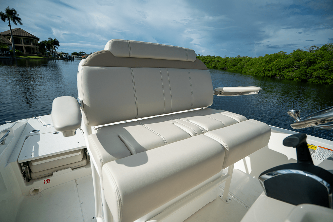 BOSTON WHALER 250 DAUNTLESS, photo 13