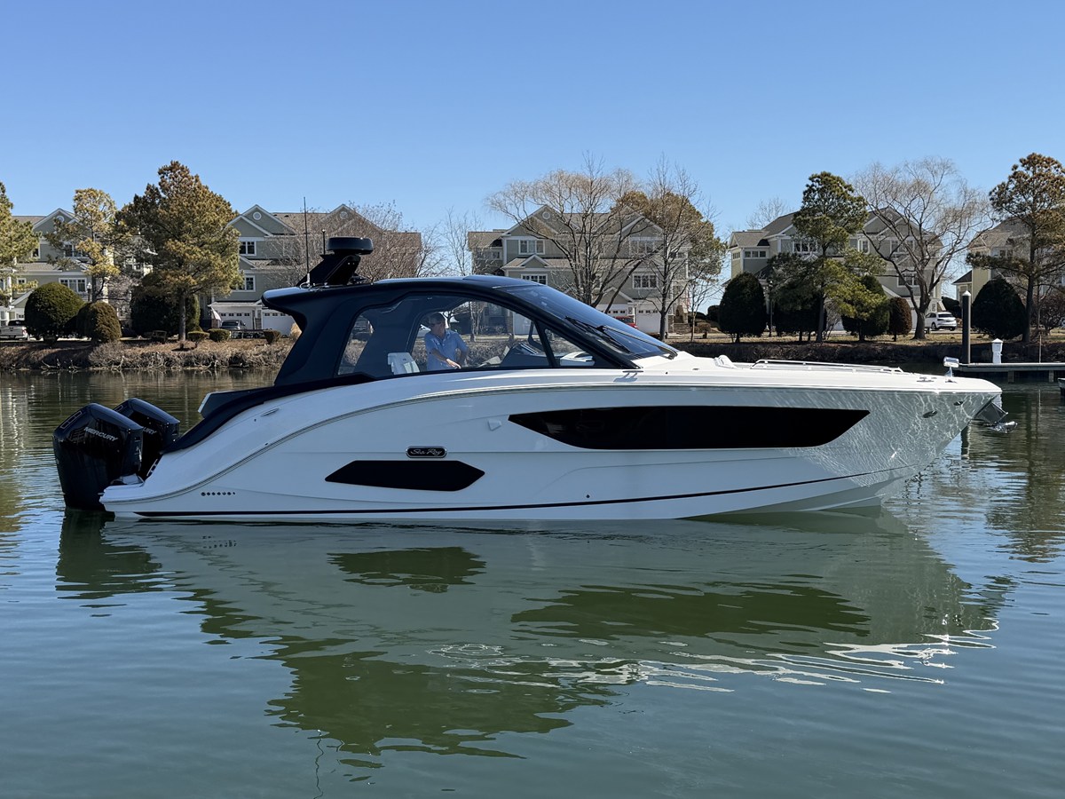Sea Ray Sundancer 370 Outboard — 2026 Sea Ray Sundancer 370 Outboard