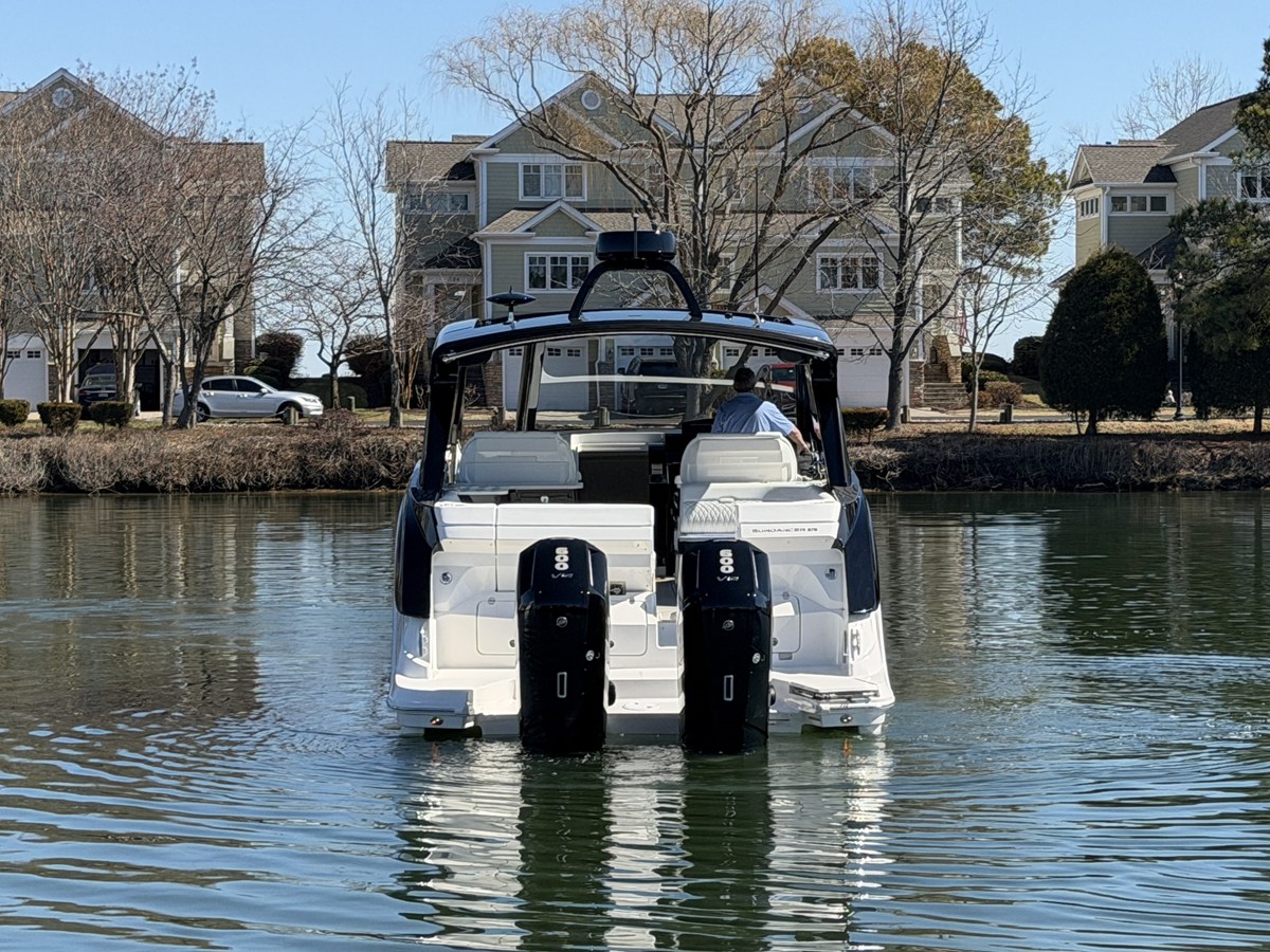 Sea Ray Sundancer 370 Outboard — 2026 Sea Ray Sundancer 370 Outboard — photo 3