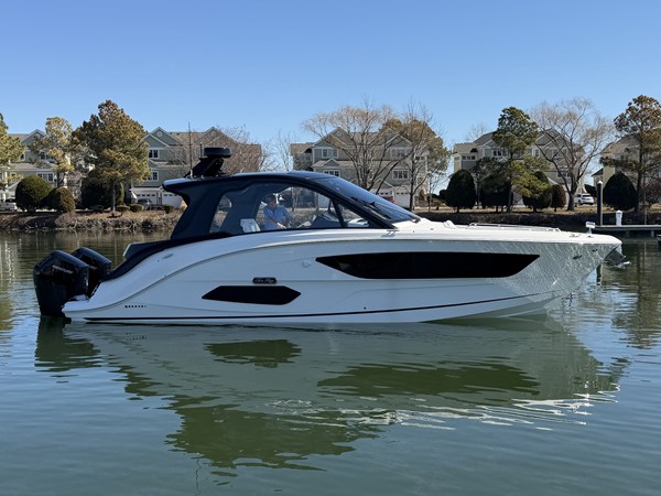 SEA RAY SUNDANCER 370 OUTBOARD — 2026 Sea Ray Sundancer 370 Outboard