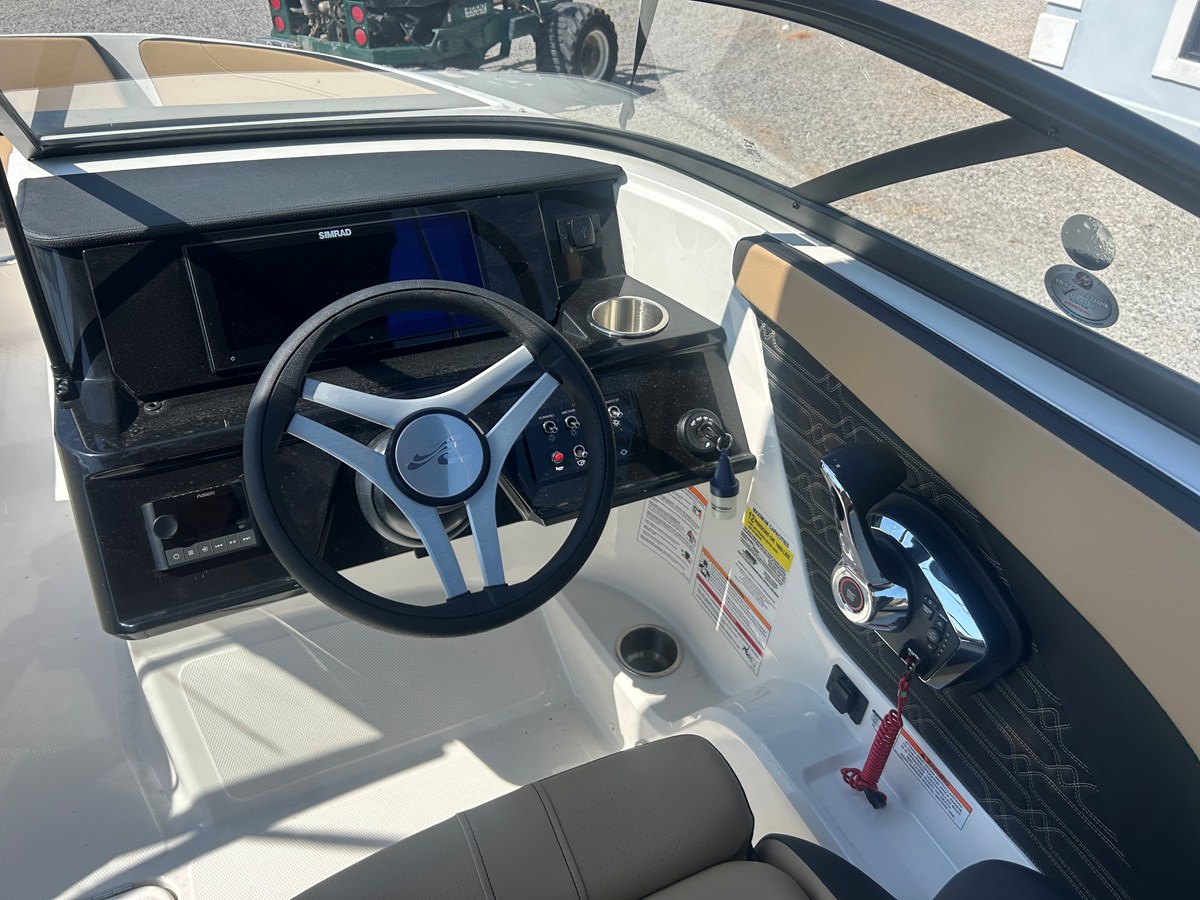 SEA RAY SPX 210 OUTBOARD, photo 17