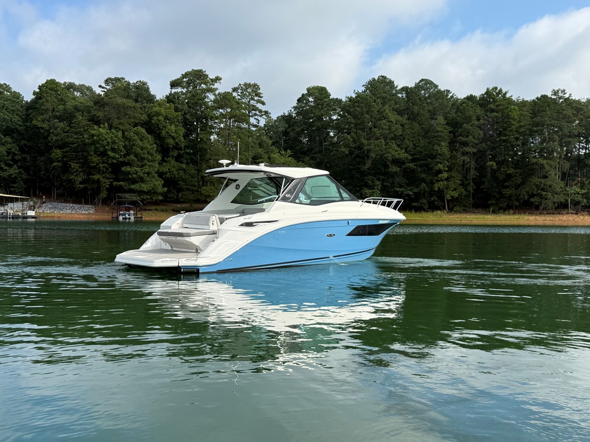 Sea Ray 320 SUNDANCER — 2024 Sea Ray 320 Sundancer — photo 5