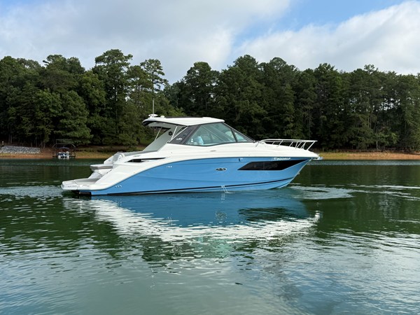 SEA RAY 320 SUNDANCER — 2024 Sea Ray 320 Sundancer