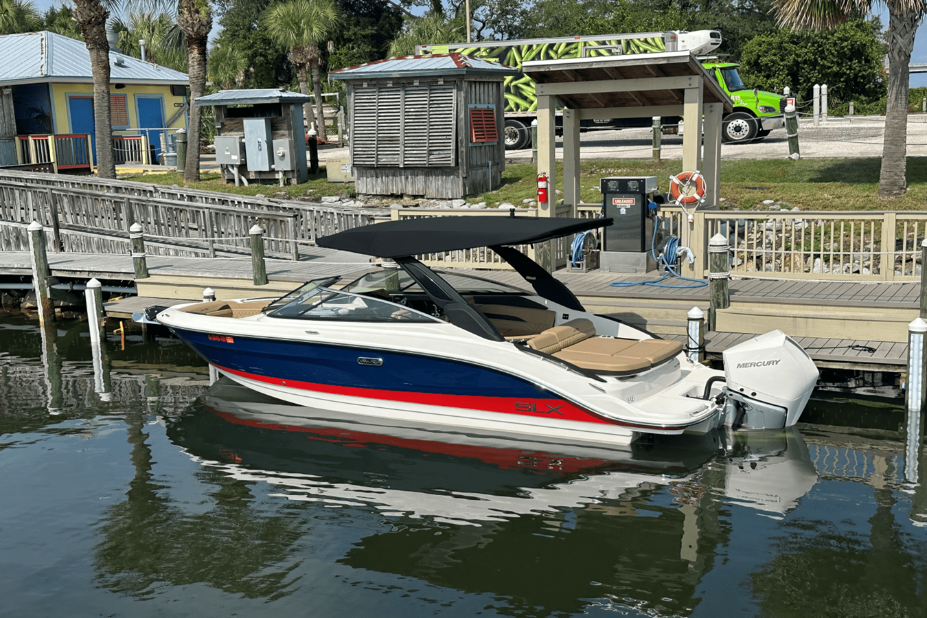 Sea Ray SLX 260 Outboard — 2024 Sea Ray SLX 260 Outboard — photo 3