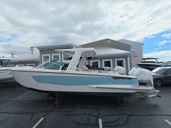 AVIARA AV32 OUTBOARD — 2021 Aviara AV32 Outboard