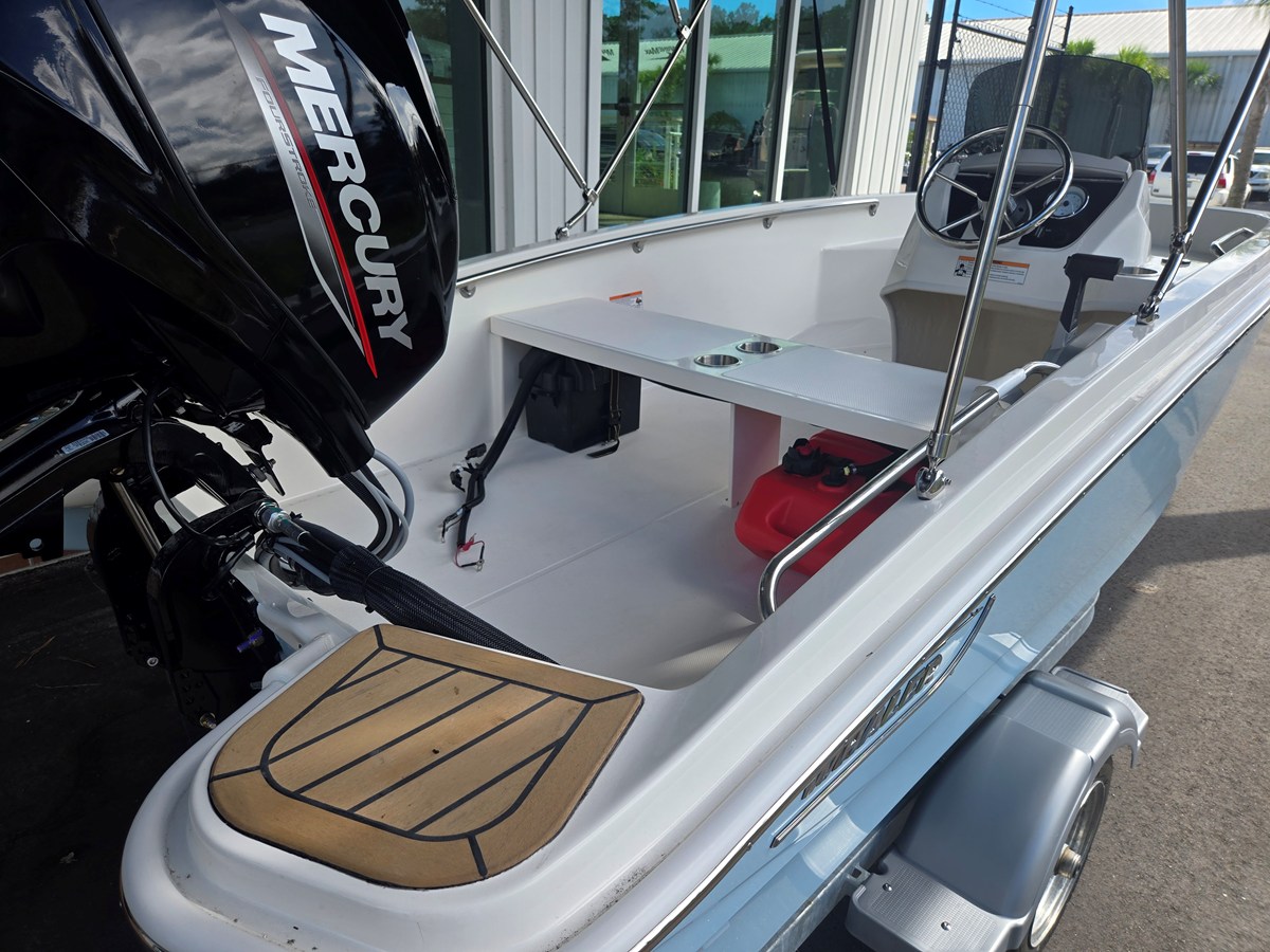 Boston Whaler 130 Super Sport — 2027 Boston Whaler 130 Super Sport — photo 5