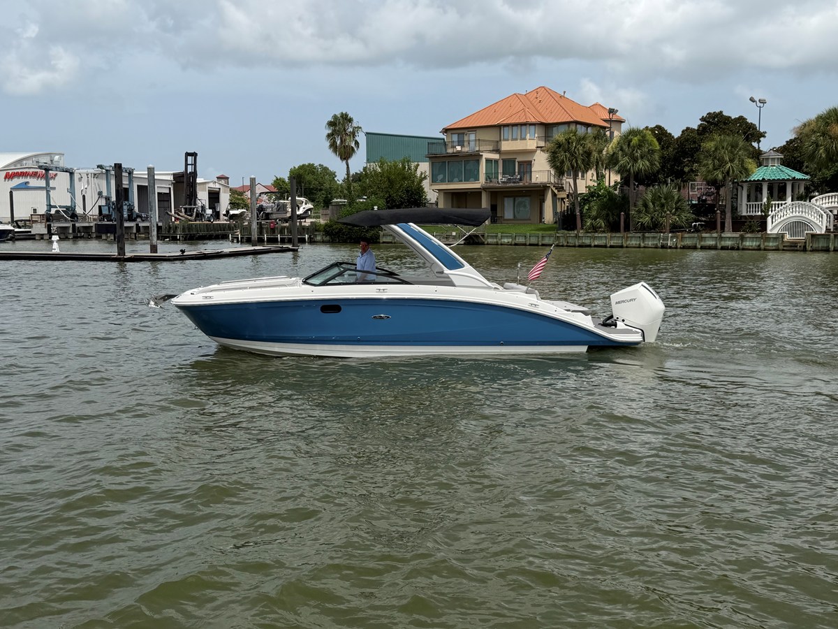 Sea Ray SDX 270 Outboard — 2023 Sea Ray SDX 270 Outboard — photo 3