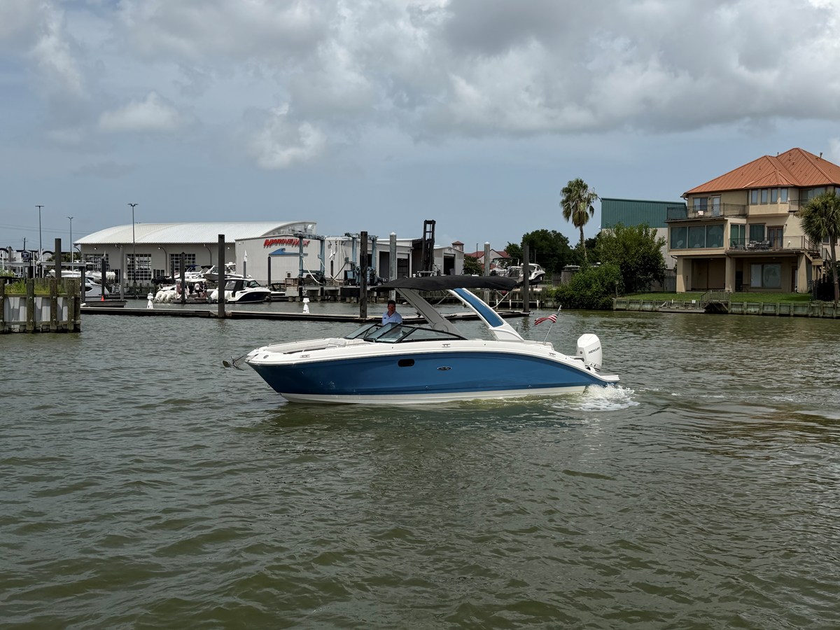 Sea Ray SDX 270 Outboard — 2023 Sea Ray SDX 270 Outboard — photo 4