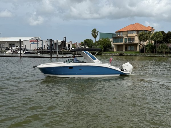 SEA RAY SDX 270 OUTBOARD — 2023 Sea Ray SDX 270 Outboard