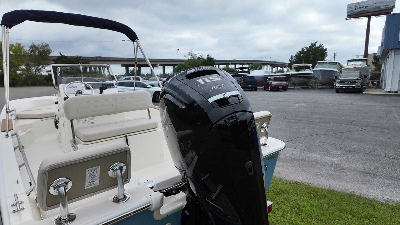 Boston Whaler 170 Montauk — 2027 Boston Whaler 170 Montauk — photo 4