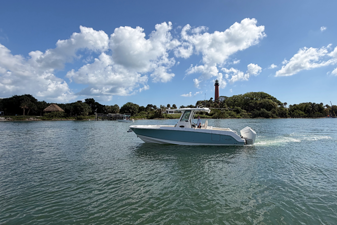 BOSTON WHALER 280 OUTRAGE — 2026 Boston Whaler 280 Outrage