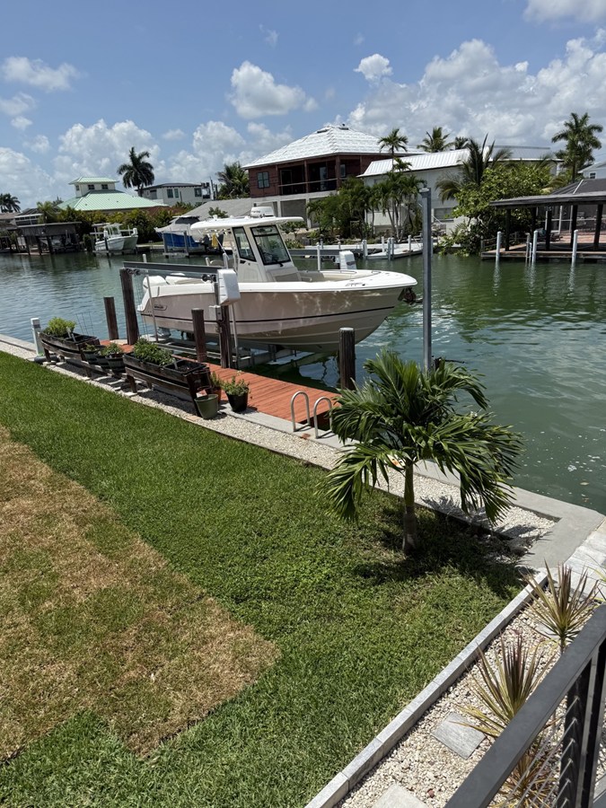 Boston Whaler 280 OUTRAGE — 2018 Boston Whaler 280 Outrage