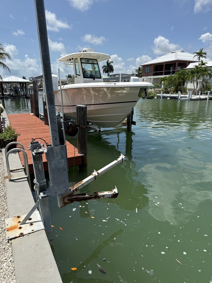 Boston Whaler 280 OUTRAGE — 2018 Boston Whaler 280 Outrage — photo 2
