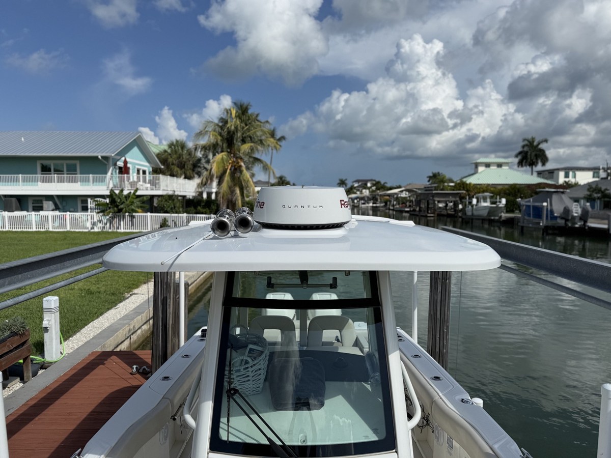 Boston Whaler 280 OUTRAGE — 2018 Boston Whaler 280 Outrage — photo 5