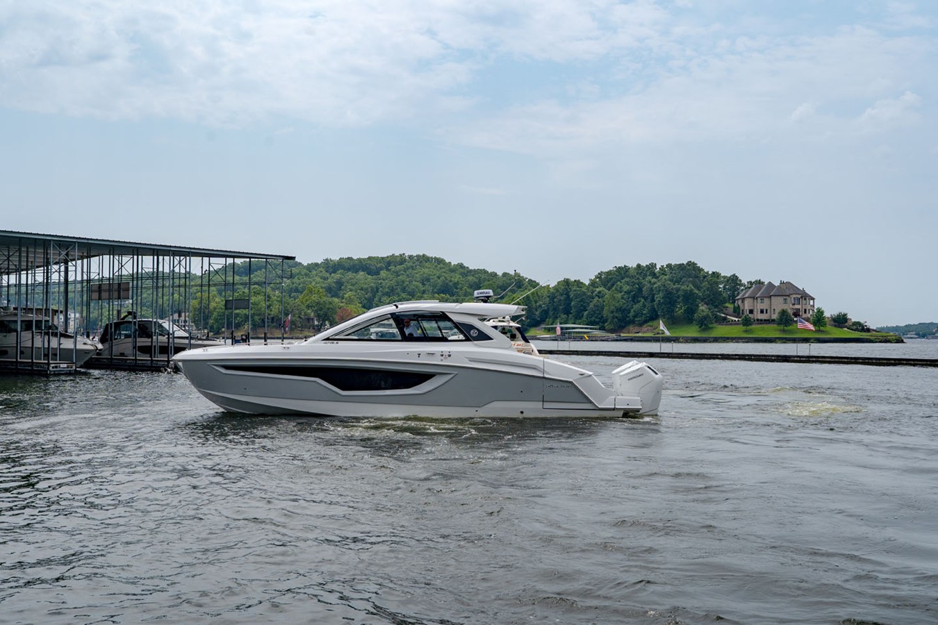 Cruisers Yachts 42 GLS Outboard — 2027 Cruisers Yachts 42 GLS Outboard — fotoğraf 3