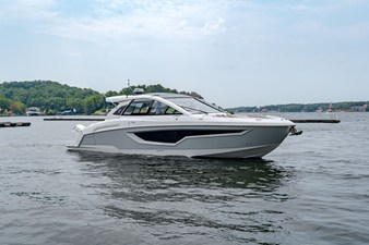 CRUISERS YACHTS 42 GLS OUTBOARD