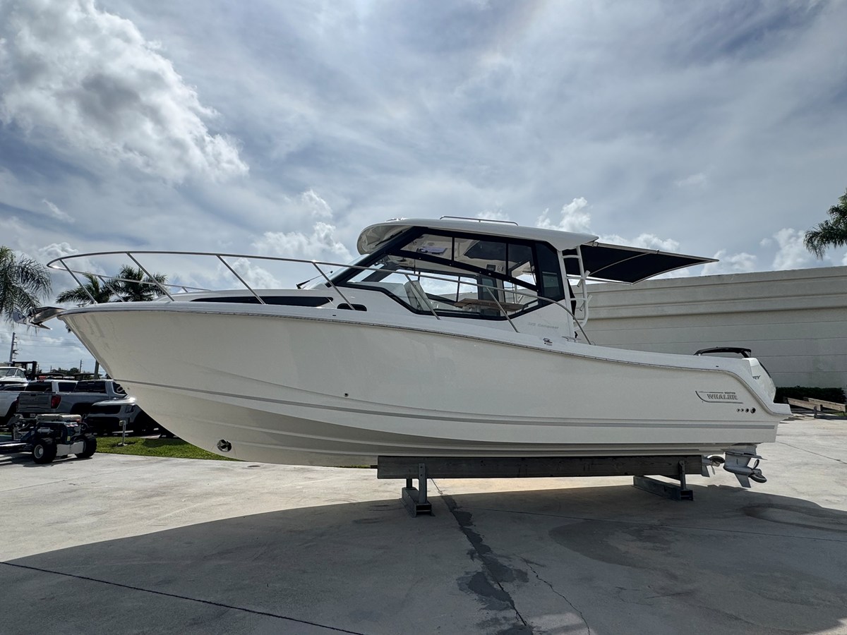 Boston Whaler 325 CONQUEST — 2026 Boston Whaler 325 Conquest — photo 2