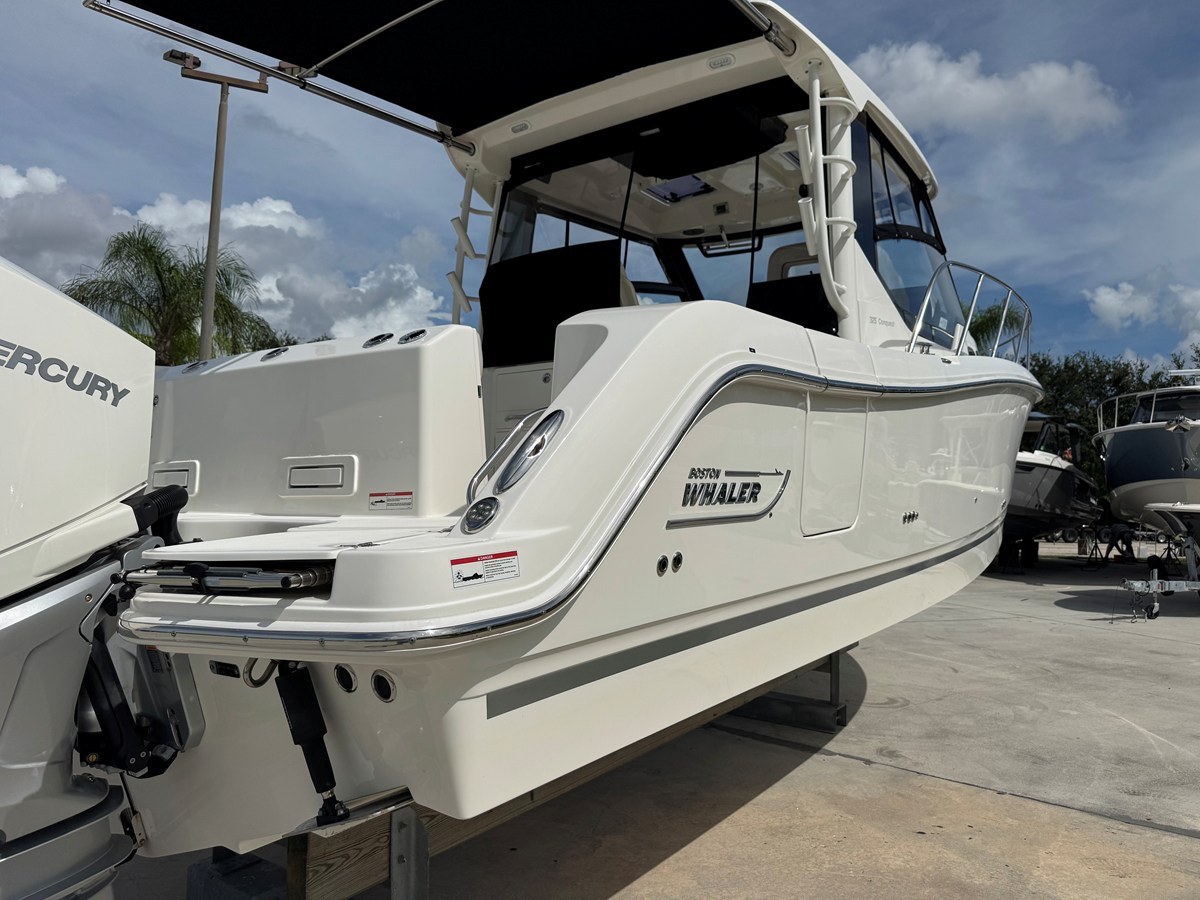 Boston Whaler 325 CONQUEST — 2026 Boston Whaler 325 Conquest — photo 5