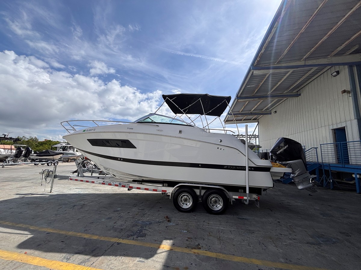 Four Winns 255 VISTA — 2022 Four Winns 255 Vista