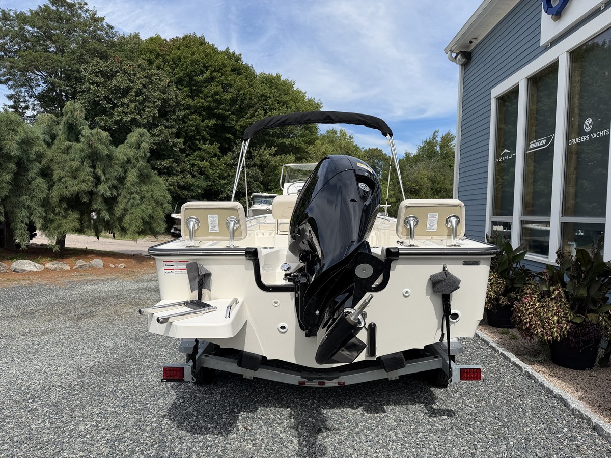 Boston Whaler 190 Montauk — 2027 Boston Whaler 190 Montauk — photo 3