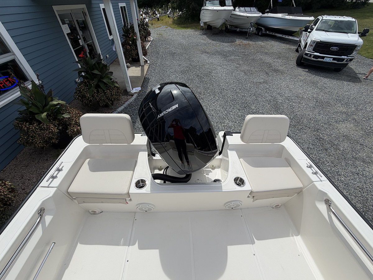 Boston Whaler 190 Montauk — 2027 Boston Whaler 190 Montauk — photo 4