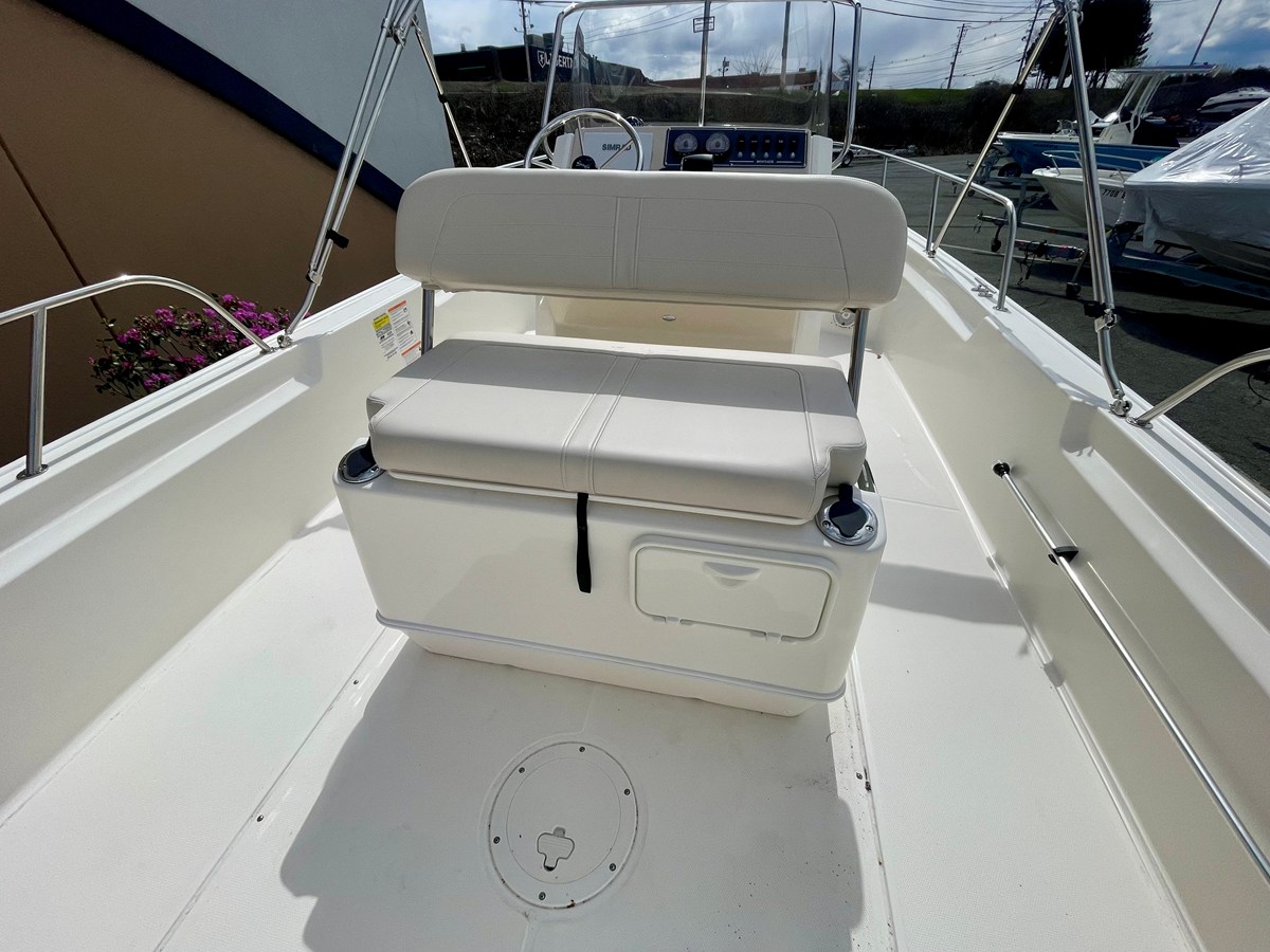 Boston Whaler 210 Montauk — 2026 Boston Whaler 210 Montauk — photo 5