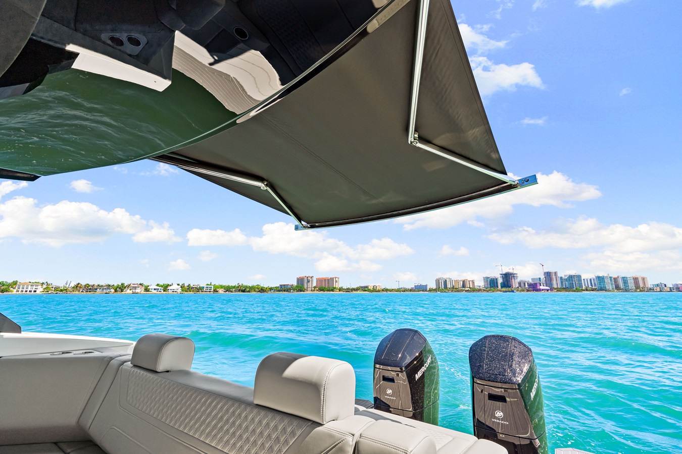 Cruisers Yachts 42 GLS Outboard — 2026 Cruisers Yachts 42 GLS Outboard — photo 2
