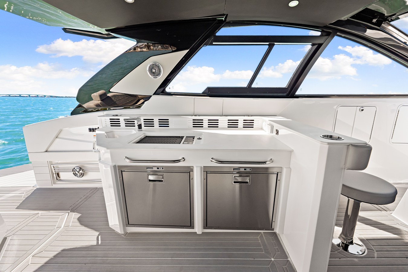 Cruisers Yachts 42 GLS Outboard — 2026 Cruisers Yachts 42 GLS Outboard — photo 5