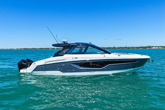 CRUISERS YACHTS 42 GLS OUTBOARD 486557