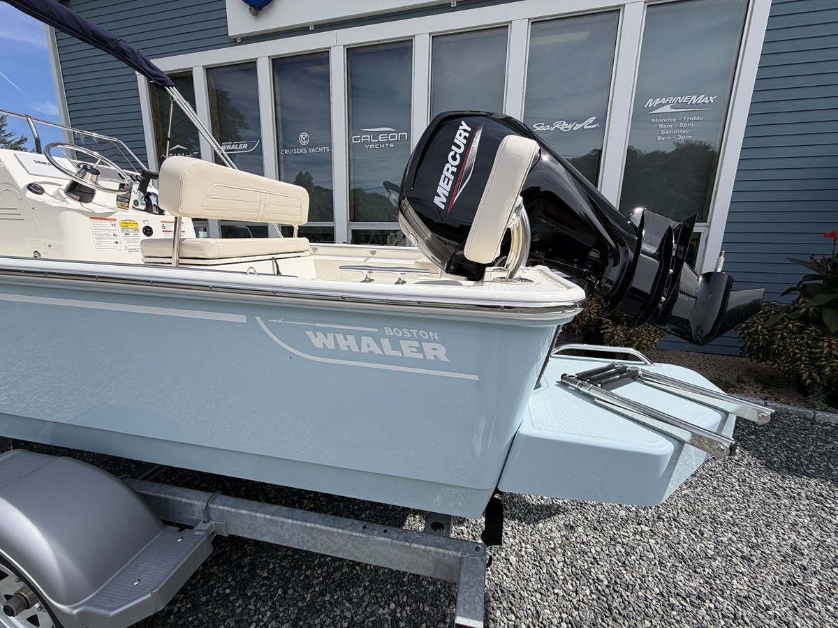 Boston Whaler 170 Montauk — 2027 Boston Whaler 170 Montauk — photo 2