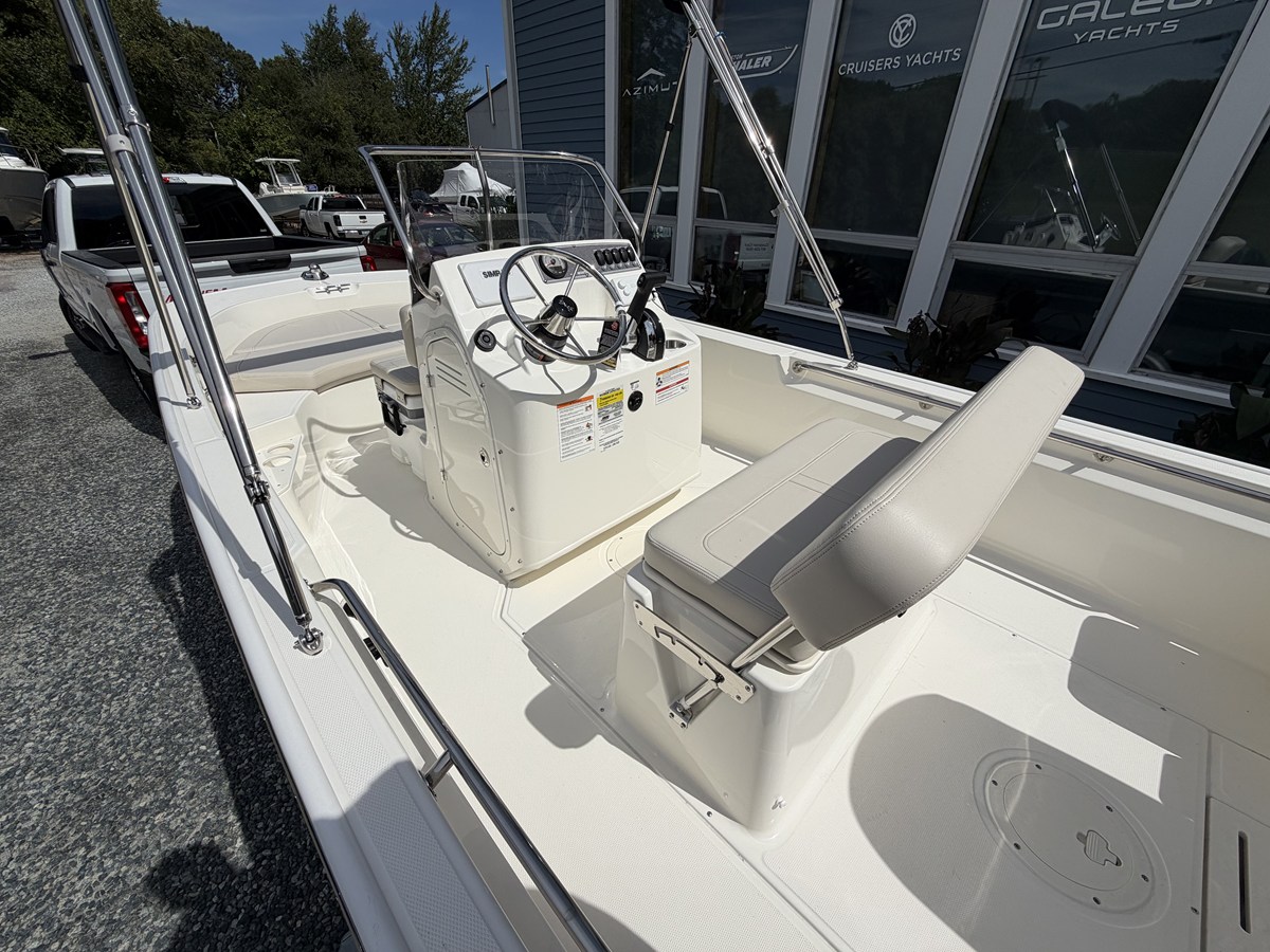 Boston Whaler 170 Montauk — 2027 Boston Whaler 170 Montauk — photo 5