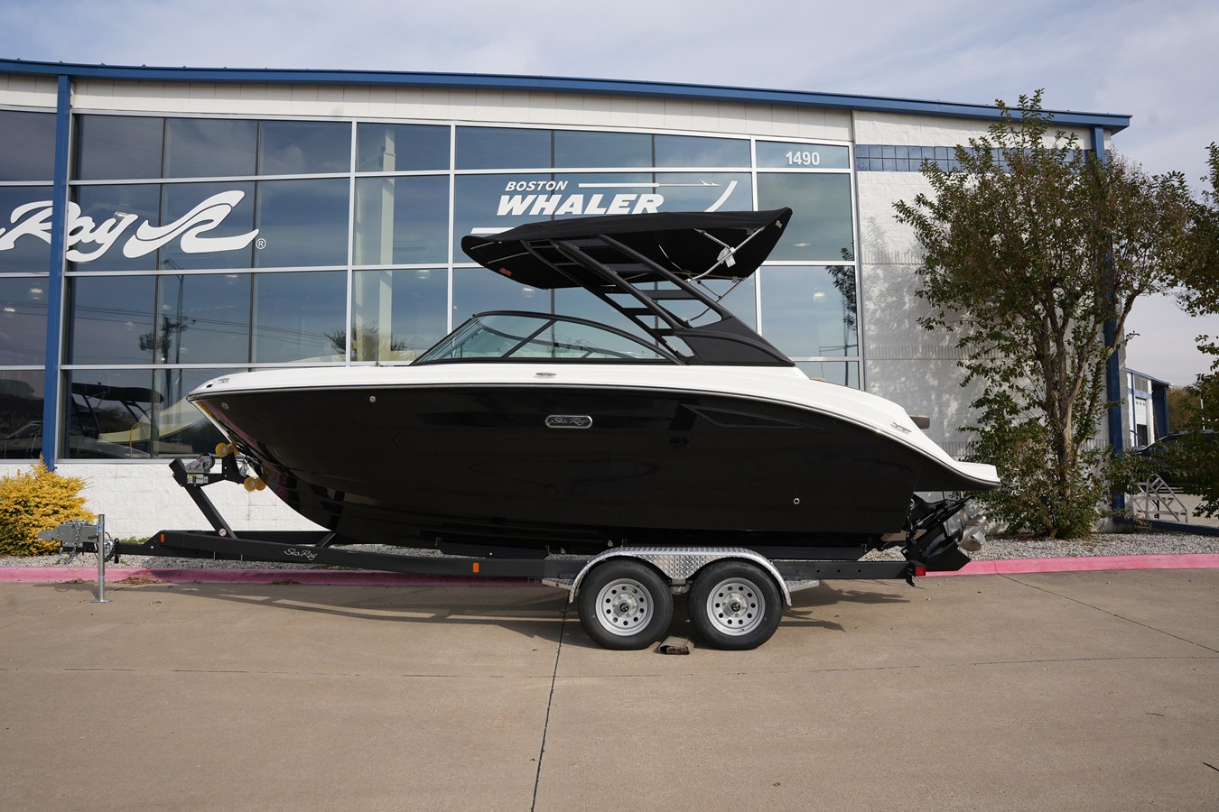 Sea Ray SDX 230 — 2026 Sea Ray SDX 230