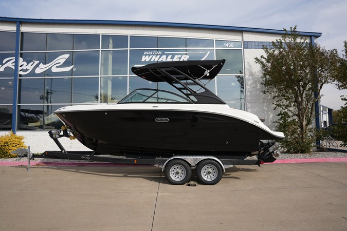 SEA RAY SDX 230 — 2026 Sea Ray SDX 230
