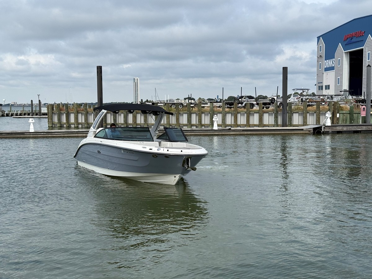 Sea Ray 270 SDX OB — 2025 Sea Ray 270 SDX OB — photo 3