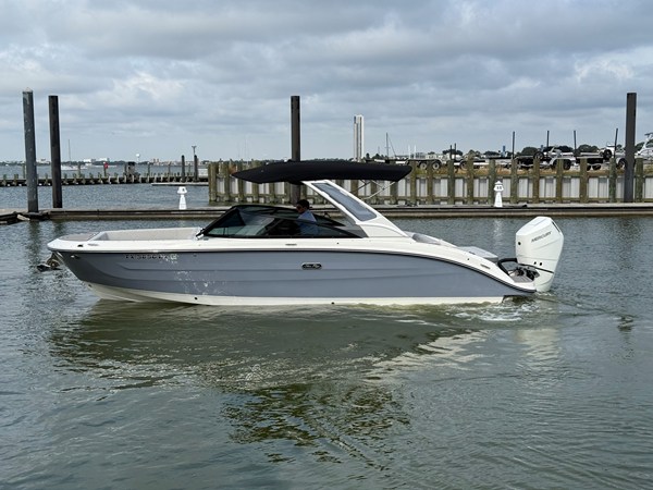 SEA RAY 270 SDX OB — 2025 Sea Ray 270 SDX OB