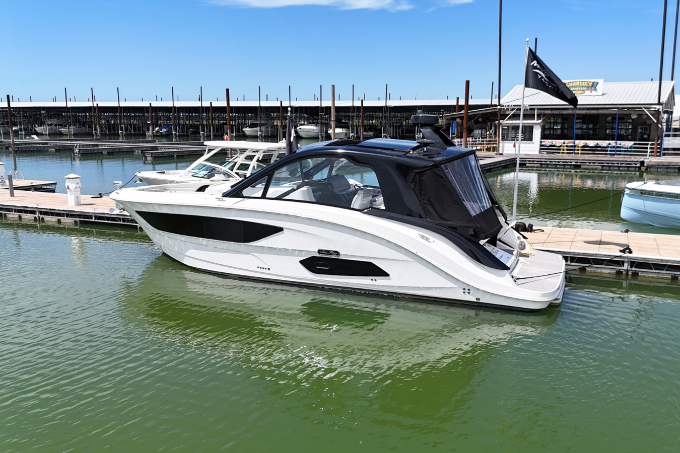 Sea Ray 370 SUNDANCER — 2024 Sea Ray 370 Sundancer — photo 4