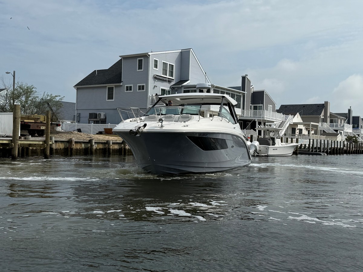 Sea Ray 320 SUNDANCER — 2021 Sea Ray 320 Sundancer — photo 5