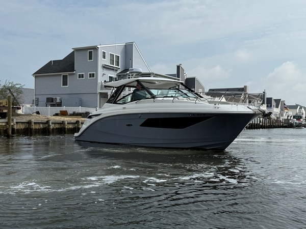 SEA RAY 320 SUNDANCER — 2021 Sea Ray 320 Sundancer