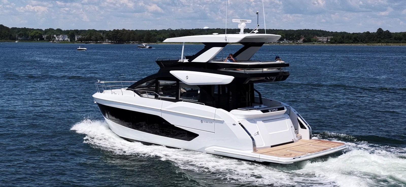 Cruisers Yachts 57 FLY — 2026 Cruisers Yachts 57 FLY — photo 2