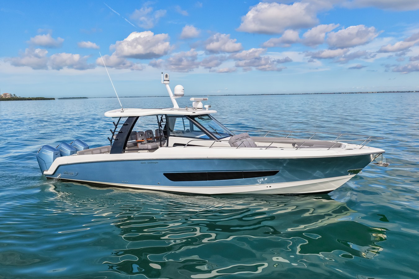 Boston Whaler 420 OUTRAGE — 2023 Boston Whaler 420 Outrage — photo 4
