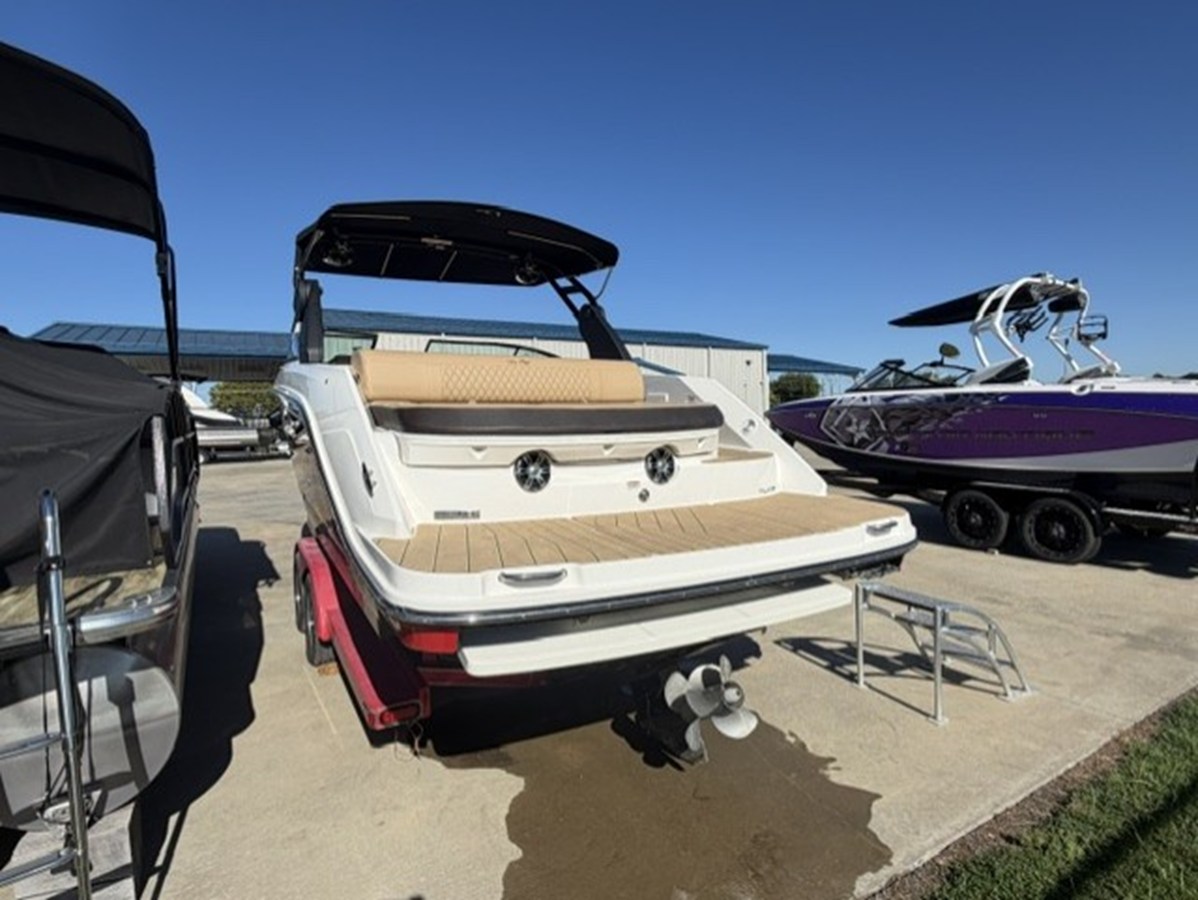Sea Ray 280 SLX — 2022 Sea Ray 280 SLX — photo 3